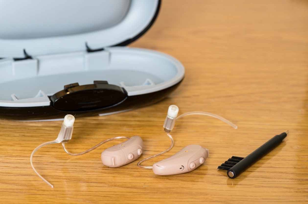 Hearing aids cleaning